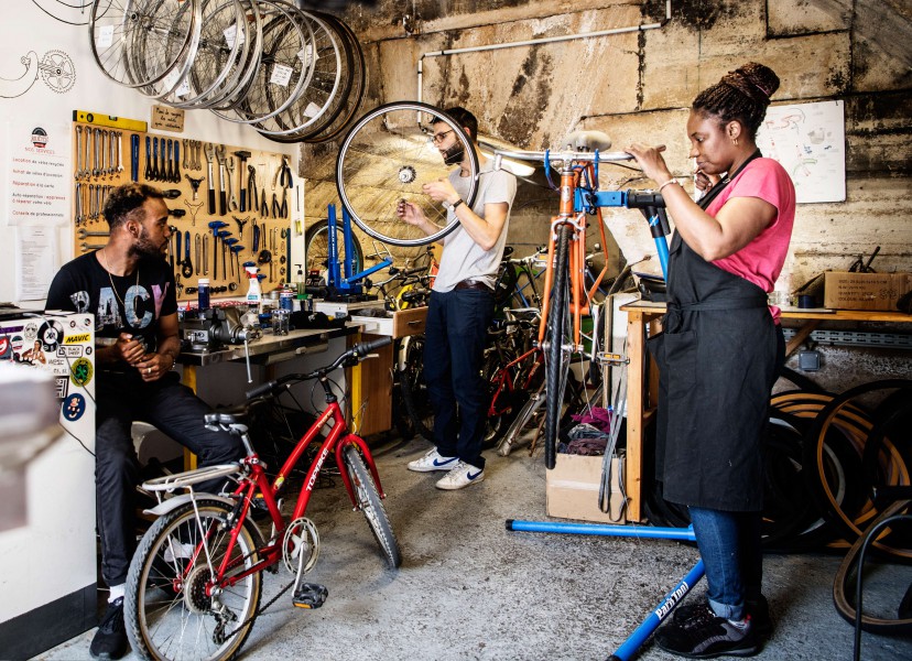 QUAI DE SEINE / REPARATEURS DE VELO