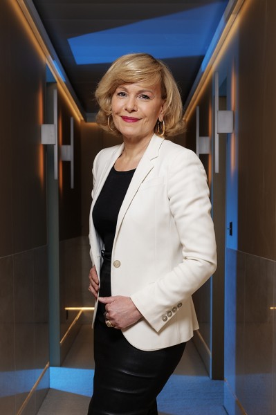 L'OREAL / BARBARA LAVERNOS